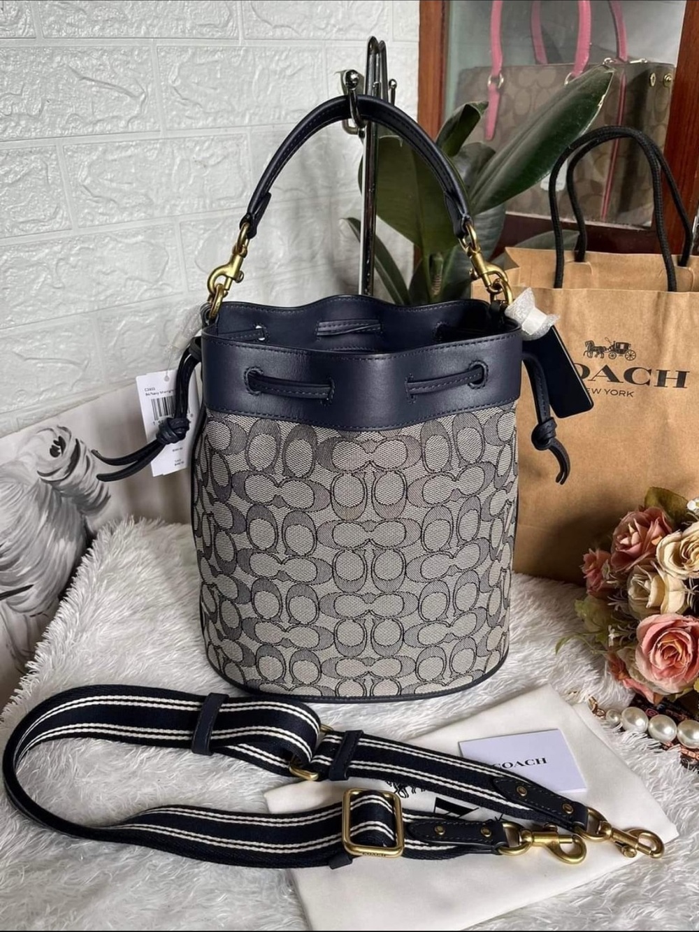 Coach C3853 Field Bucket Bag Signature Jacquard Navy Crossbody